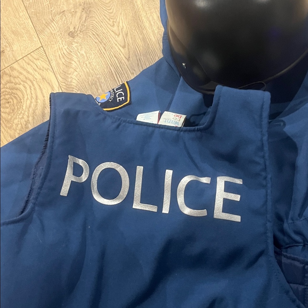 Blue Police Costume with Helmet and Radio - 5/6 - Picture 5 of 5